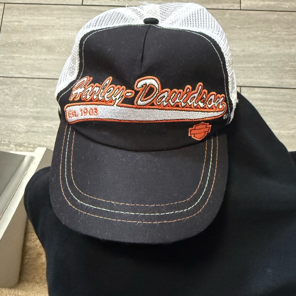 Harley-Davidson Black and White Cap with Orange Embroidery perfect for bae